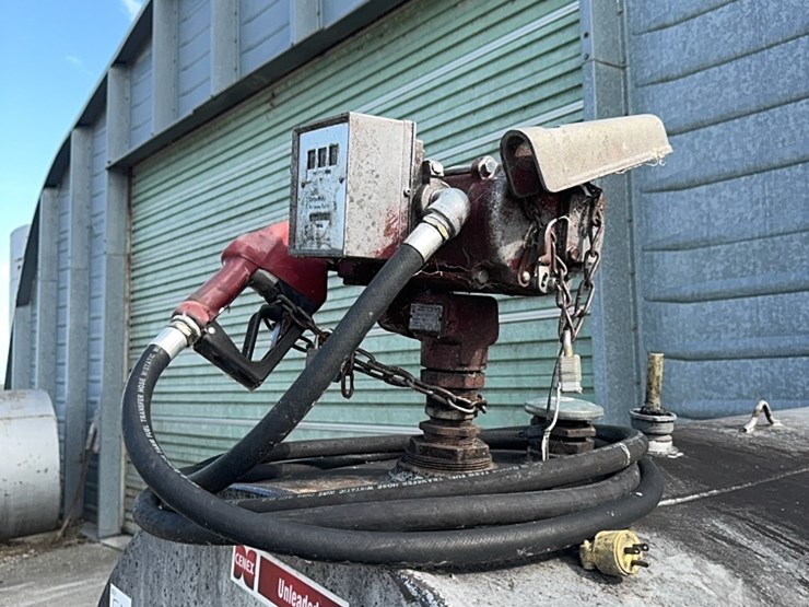 1,000-gallon-fuel-tank-with-pump-image-4