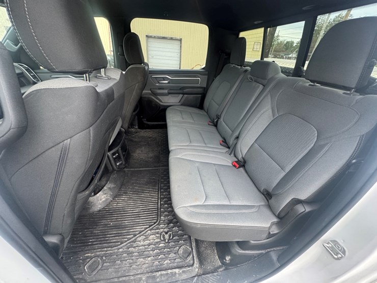 2021-ram-1500-big-horn-image-7