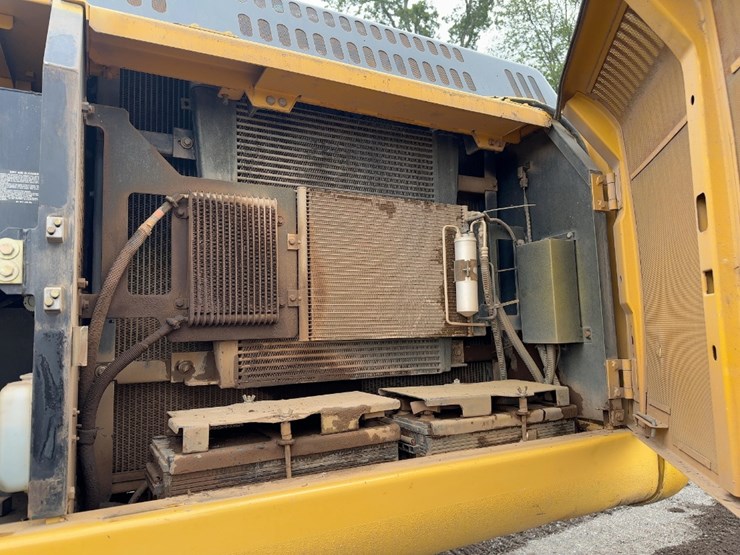 2006-deere-350d-lc-image-32