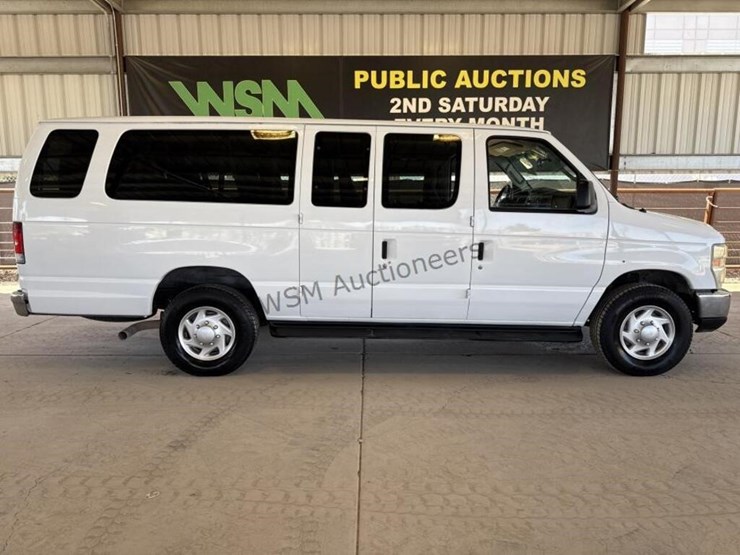 2009-ford-e350-image-1