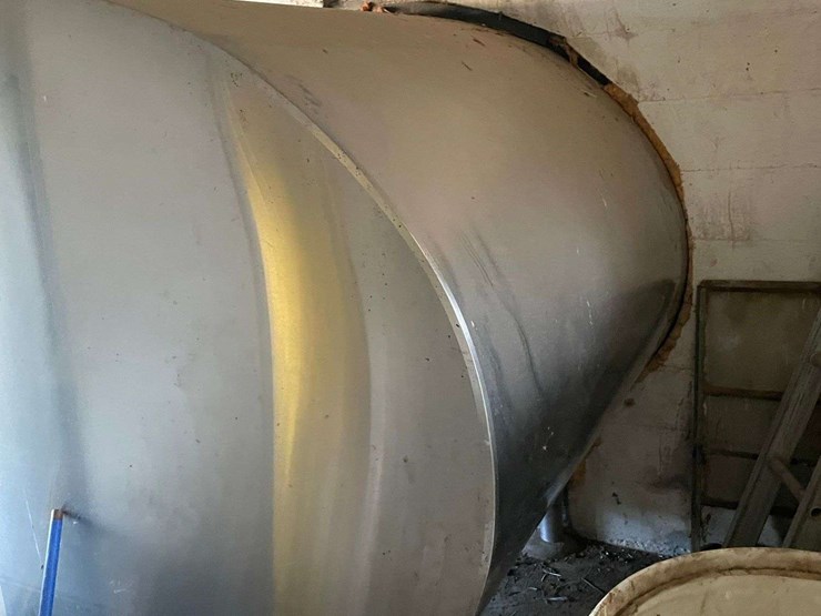 mueller-2000-gallon-milk-tank-image-5