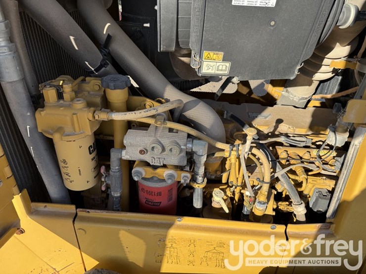 2011-caterpillar-d6k-xl-image-18