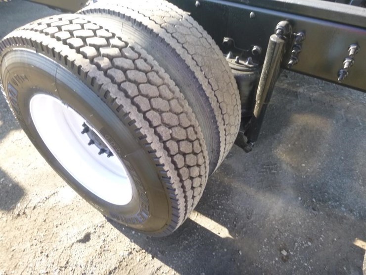 2016-ford-f750-image-27