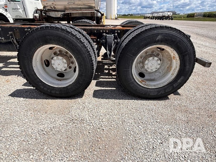 1997-caterpillar-10-image-24