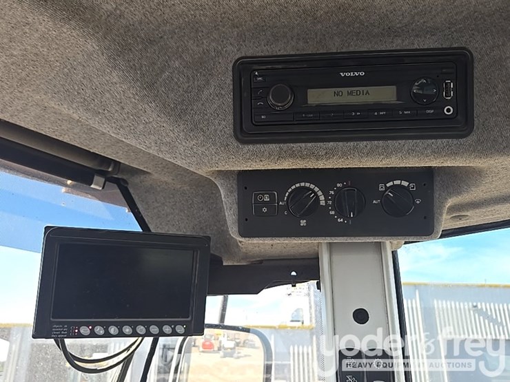 2016-volvo-l70h-image-52