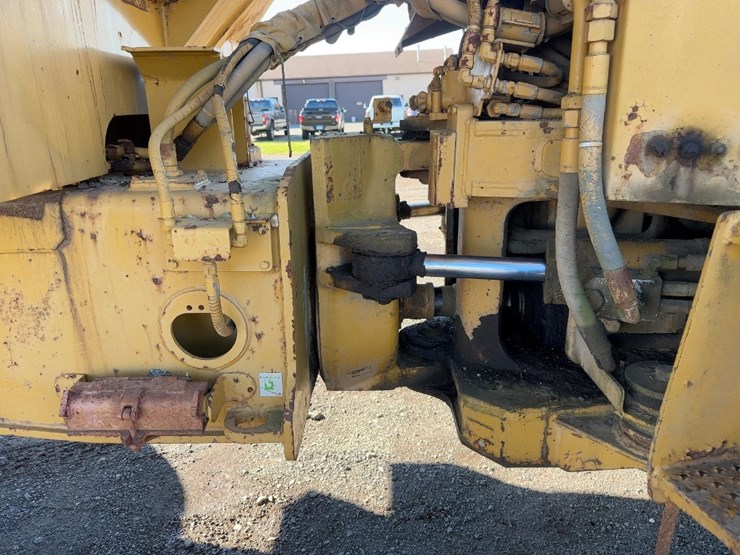 1995-caterpillar-d25d-image-16