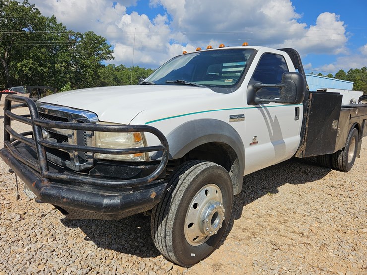 2005-ford-f550-image-1