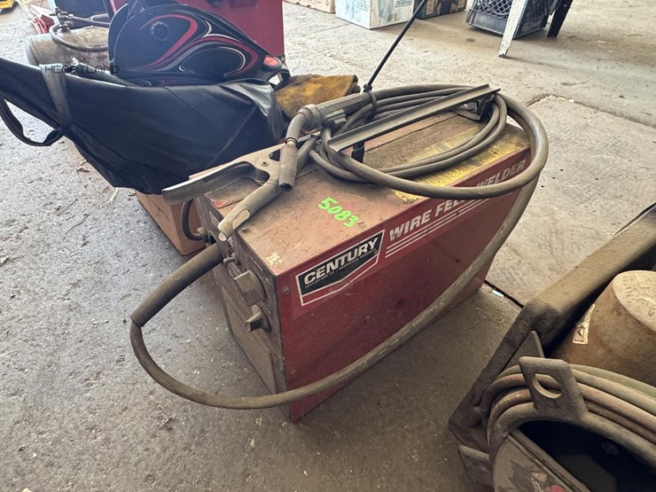 century-100-gasless-wirefeed-welder-120v-century-100-gasless-wirefeed-welder-120v-image-1
