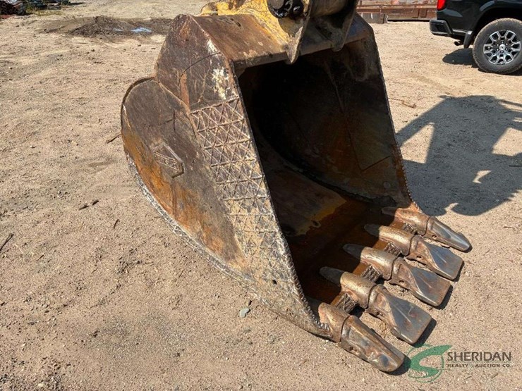 komatsu-pc220-lc-image-25