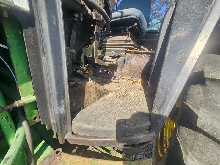 john-deere-3040-image-34