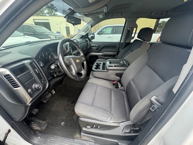 2018-chevrolet-silverado-1500-lt-image-6
