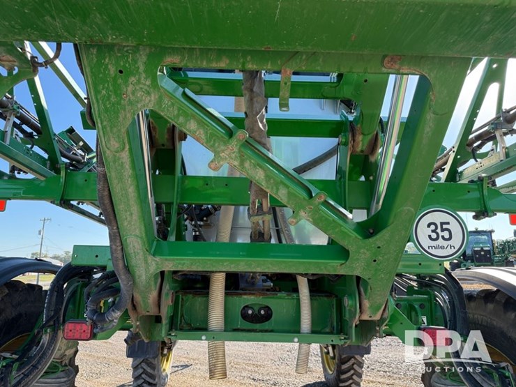 2021-john-deere-r4044-image-75