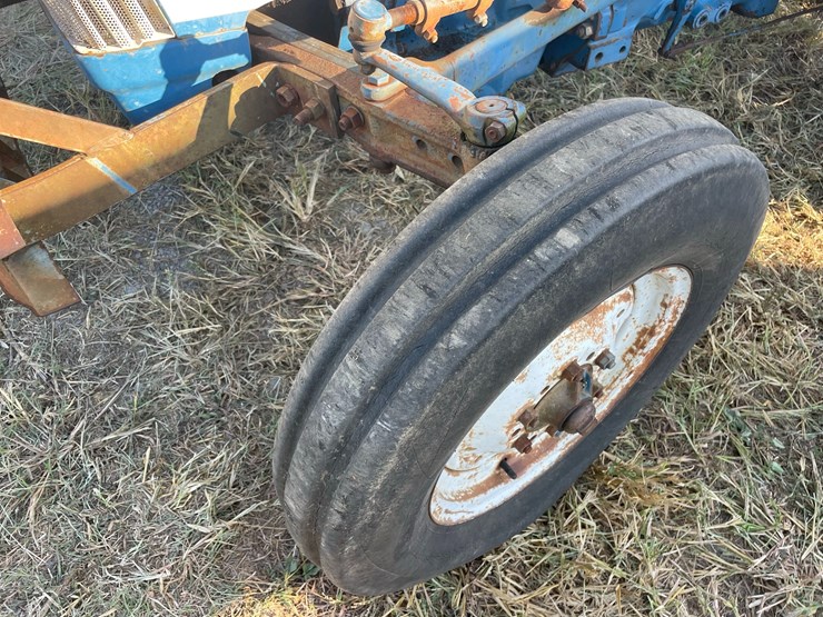 ford-2810-image-16