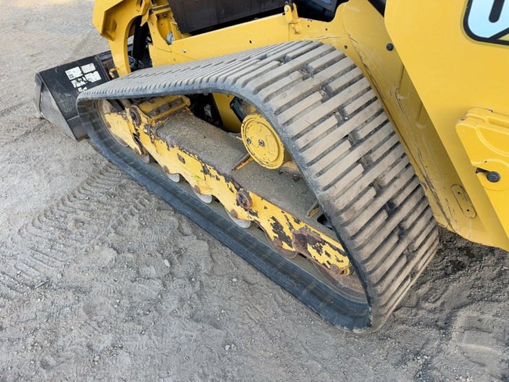 2023-caterpillar-299d3-image-14