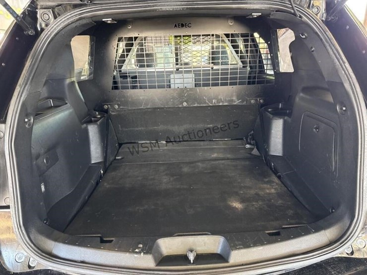 2017-ford-explorer-image-10