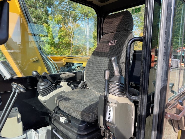 2017-caterpillar-307e2-image-31