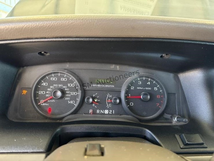 2006-ford-crown-victoria-sdn-image-16