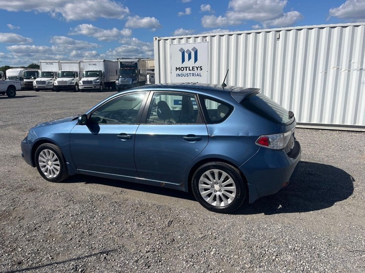 2010-subaru-impreza-passenger-car-image-2