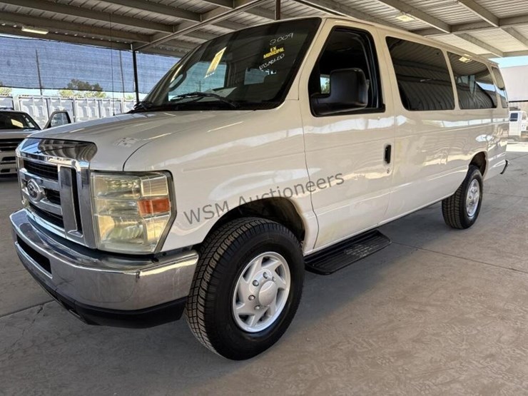 2009-ford-e350-image-4