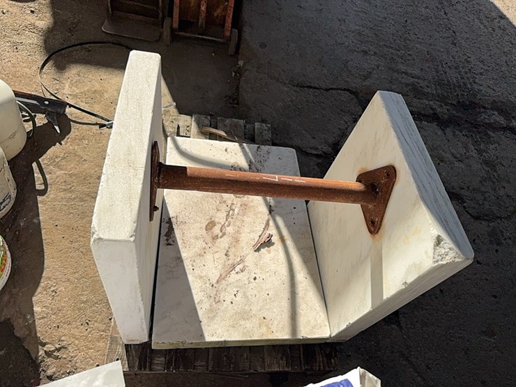 marble-table-support-equipment-image-1