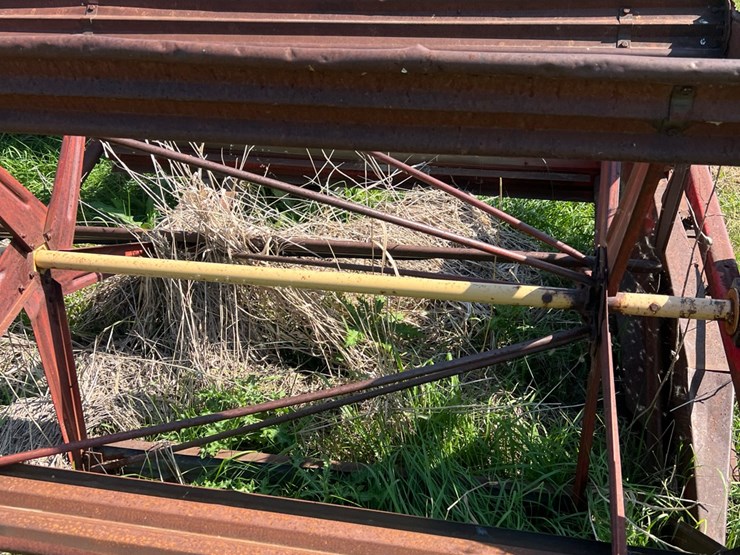 400-versatile-swather,-been-sitting,-not-running-image-12