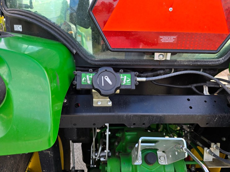 john-deere-4044r-image-49