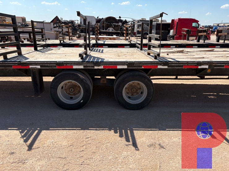 2018-falcon-trailers-40’-x-102”-t/a-gooseneck-tool-transport-trailer-image-2