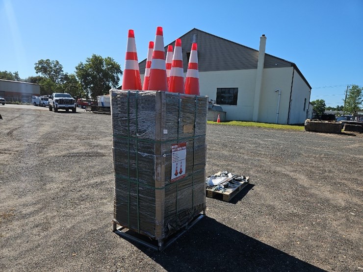 (250)-28"-traffic-cones-image-3