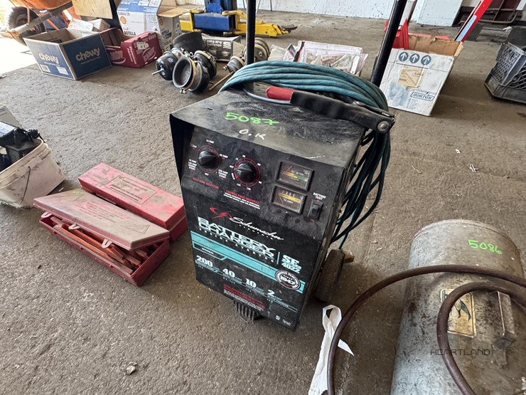 schumacher-se-4022-battery-charger/engine-starter-schumacher-se-4022-battery-charger/engine-starter-image-1