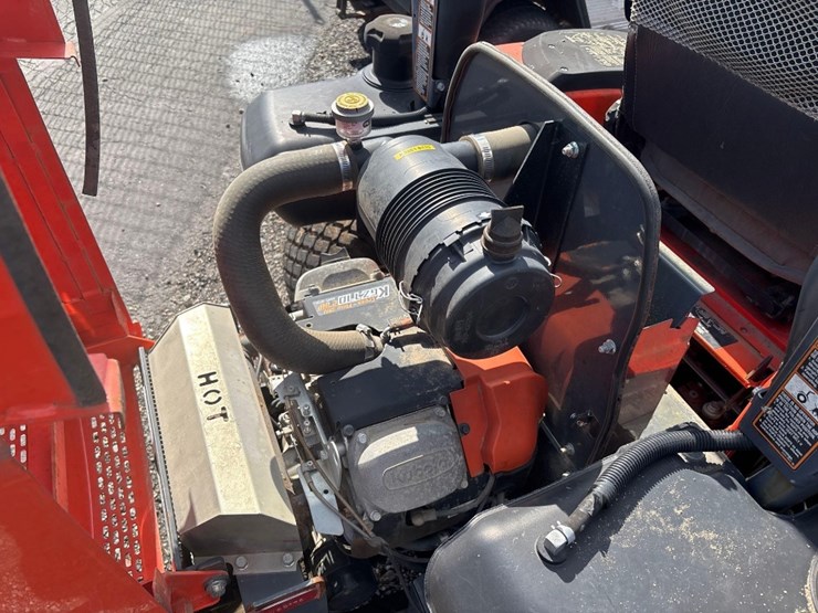 2011-kubota-zg327-image-9