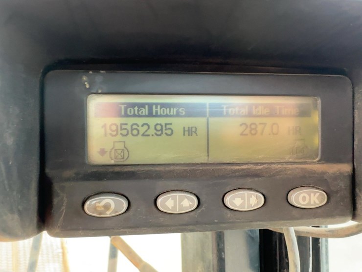 2011-caterpillar-938h-image-25