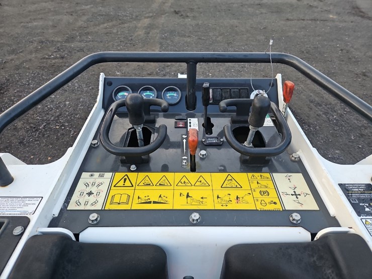 2023-bobcat-mt100-image-12
