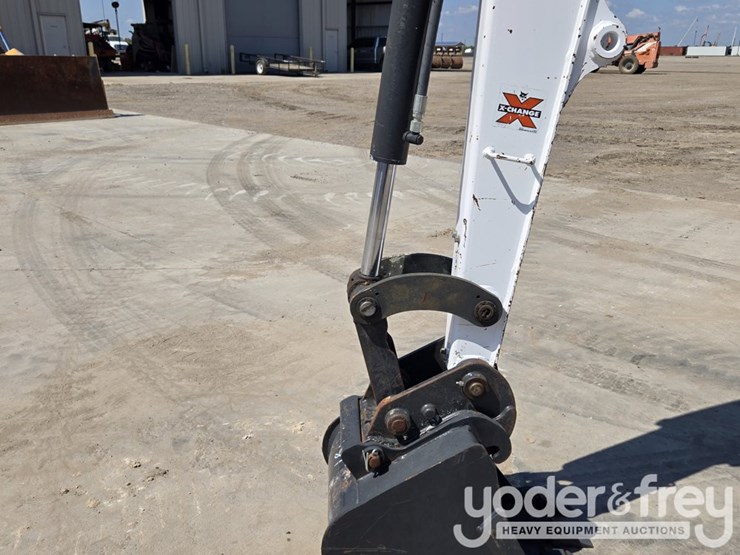 2021-bobcat-e35-image-30