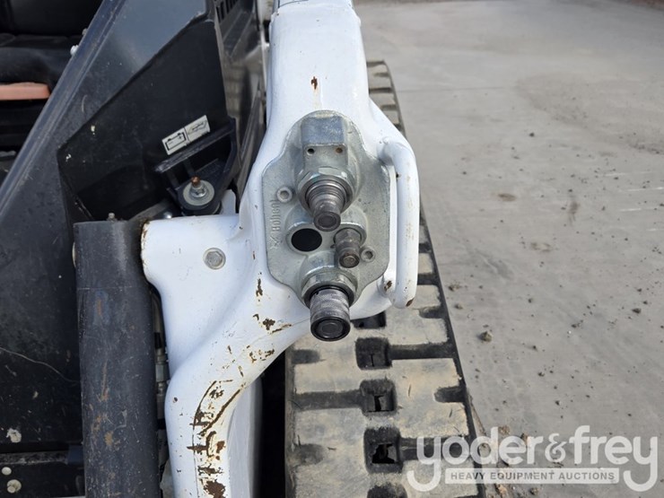 2022-bobcat-t64-image-24
