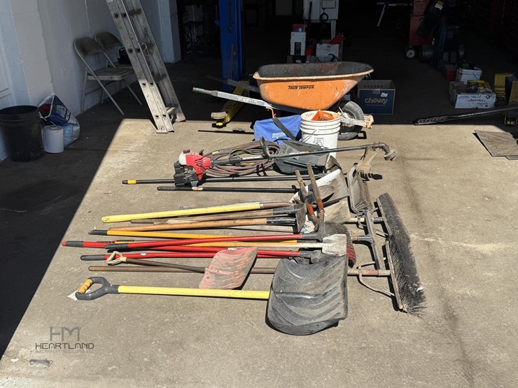 lot-of-shop-&-yard-tools-lot-of-shop-&-yard-tools-image-2