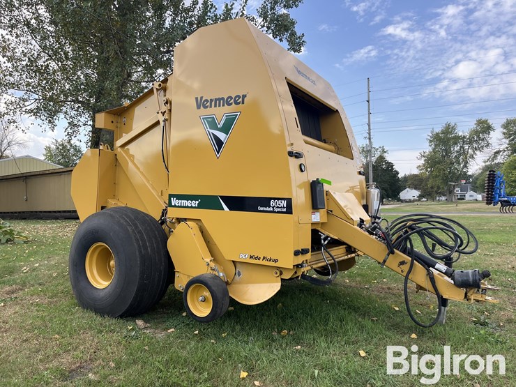 2023-vermeer-605n-cornstalk-special-image-1