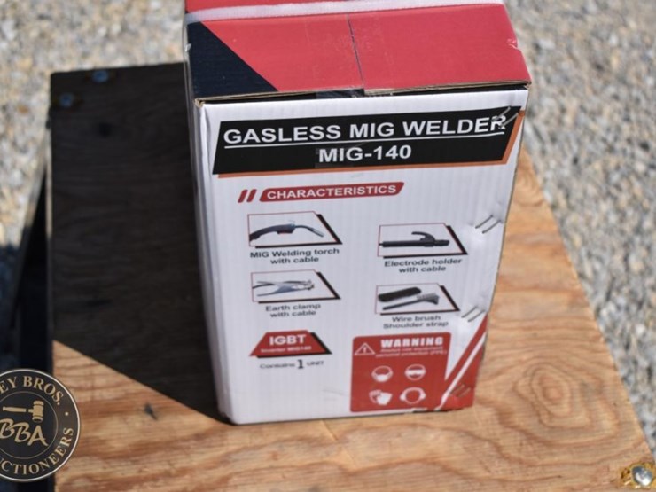 landhero-mig-140-gasless-mig-welder-image-3