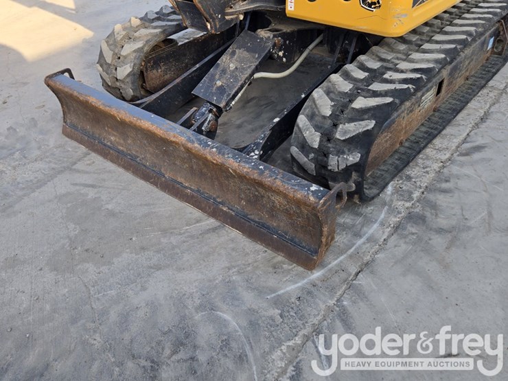 2022-deere-26g-image-12