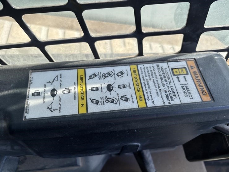 2022-bobcat-t870-image-22