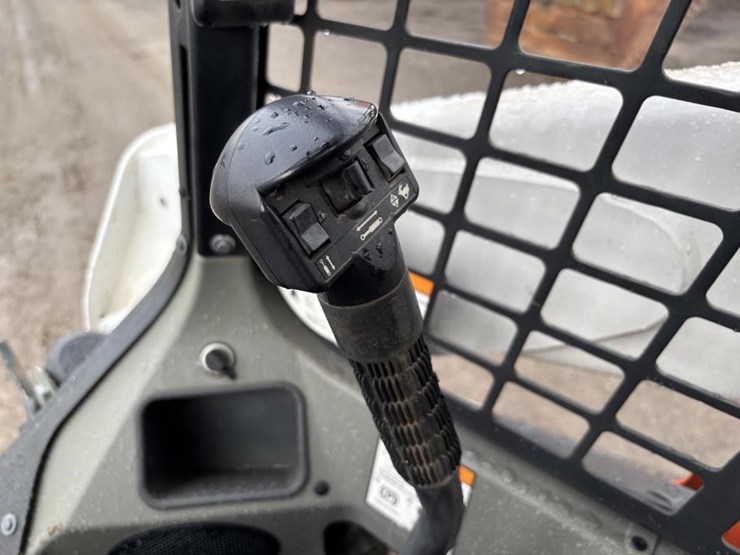 2021-bobcat-t770-image-23