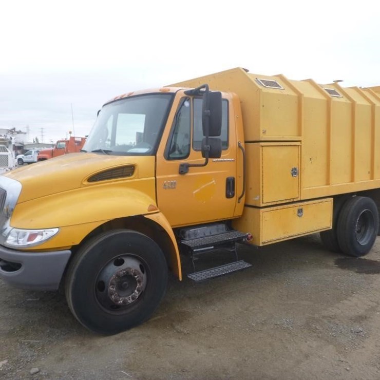 2004 INTERNATIONAL DURASTAR 4200