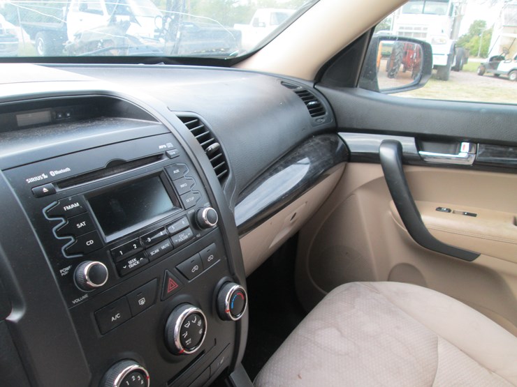 2011-kia-sorento-image-21