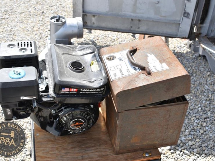 craftsman-water-pump-engine,-gasoline,-with-metal-box-and-hose-image-7