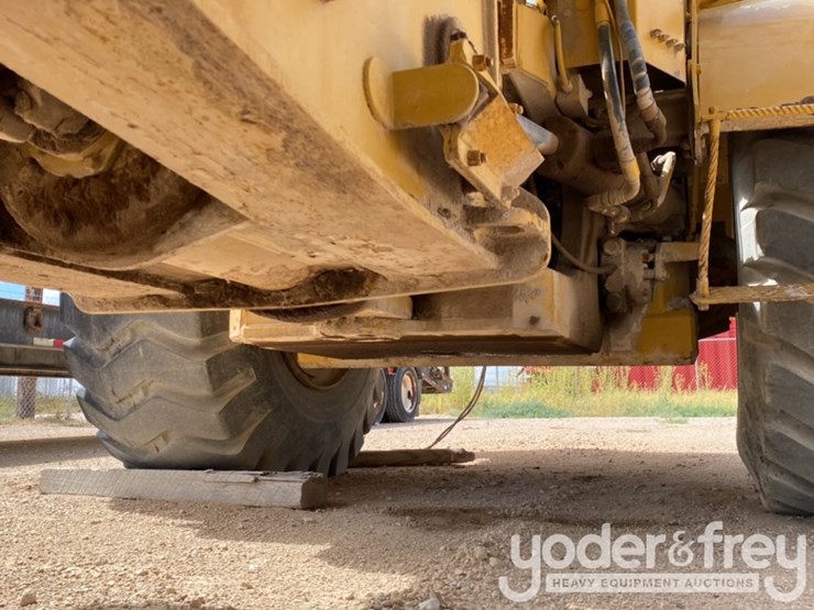 caterpillar-d25c-image-14