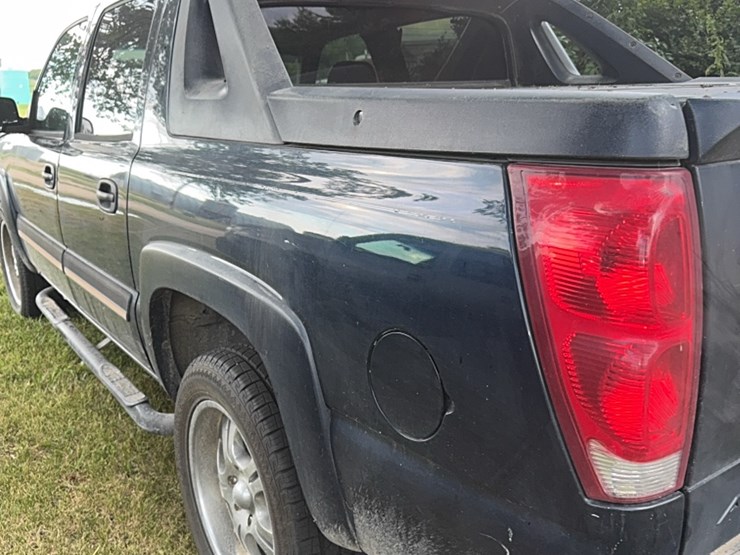 2006-4wd-chevy-avalanche,-az-vehicle,-no-rust,-206,972-miles,-runs-great-image-14