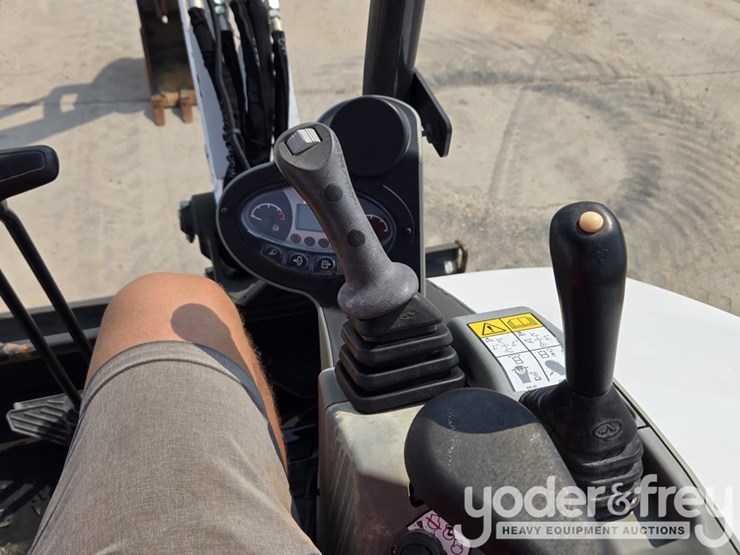 2021-bobcat-e35-image-56