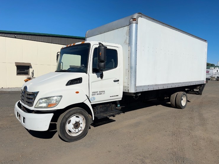 2009-hino-185-image-1