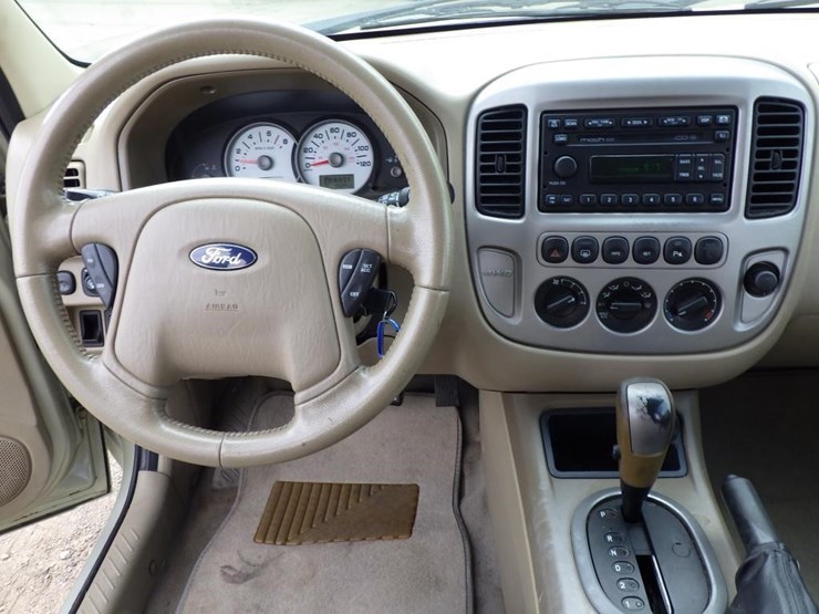 2005-ford-escape-image-9