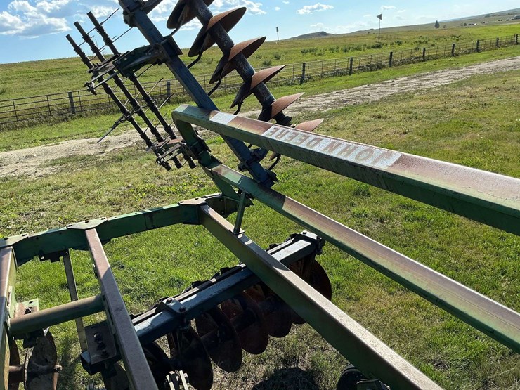 john-deere-235-image-6