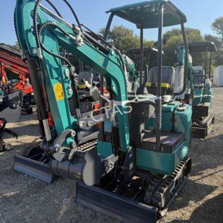 #62 • Mini Excavator - Gas - Hydraulic Thumb